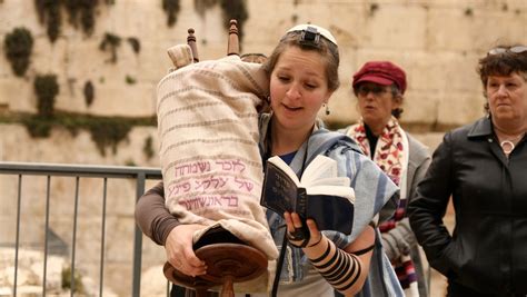 kippah hat|do jewish women wear kippahs.